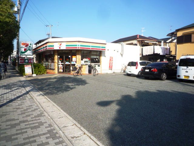 Convenience store. Seven-Eleven Itami Senzo 6-chome up (convenience store) 702m