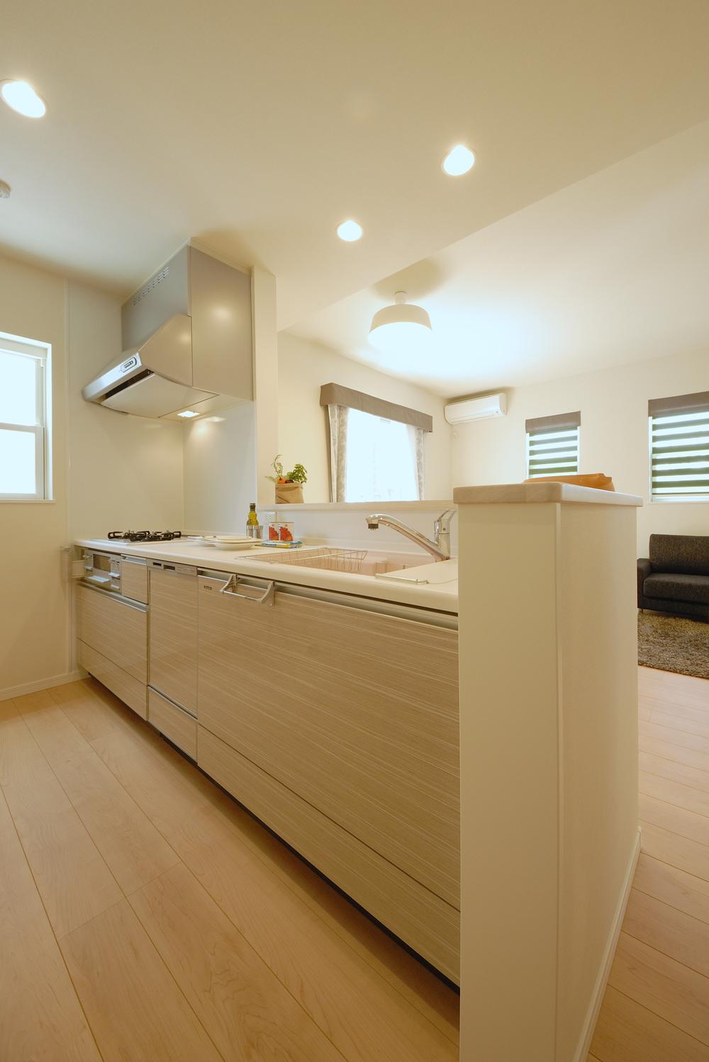 Kitchen. Glass top stove, Water without a double-sided grill, With dishwasher is standard equipment