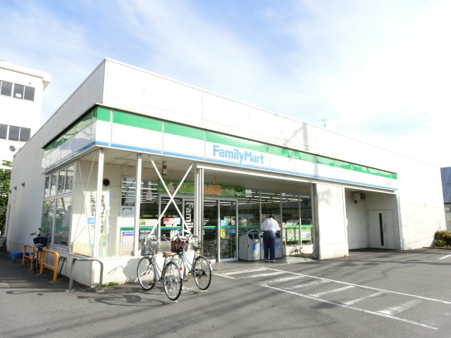 Convenience store. FamilyMart Itami Nakanonishi store up (convenience store) 807m