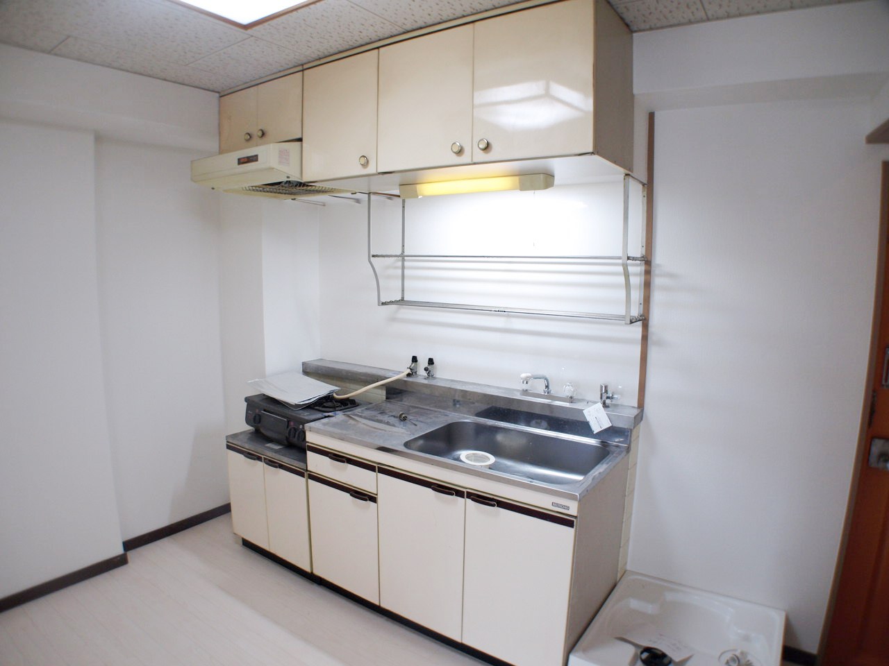 Kitchen. It comes with a gas stove!