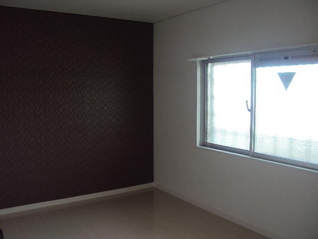 Non-living room.  ■ Bright Western-style room ■