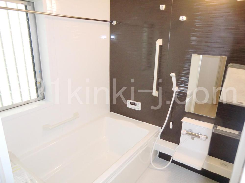 Same specifications photo (bathroom)