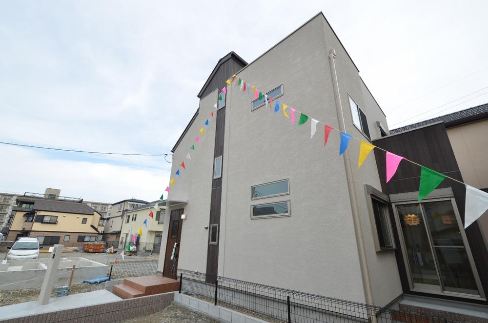 Local appearance photo. Exterior photos of B No. land model house