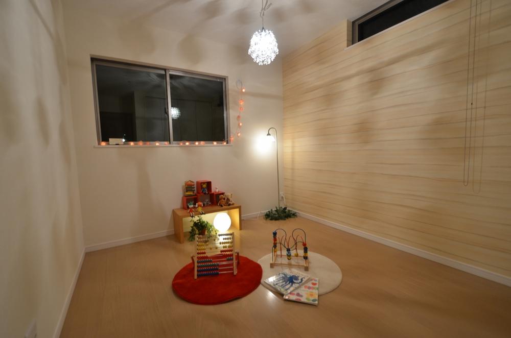 Non-living room. Second floor of the Western-style photo. It is perfect for children's rooms. 