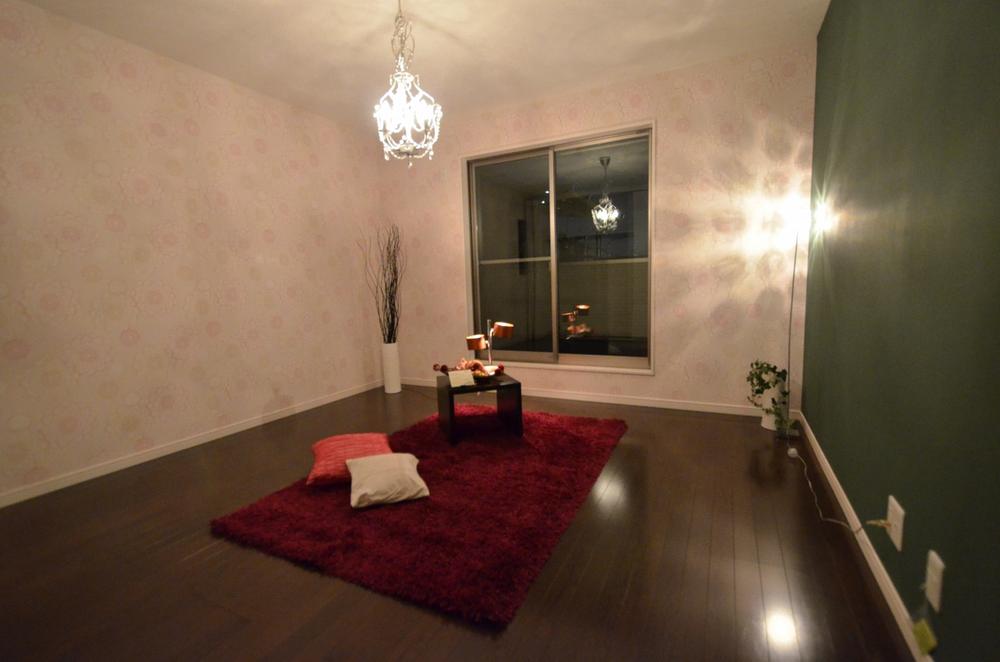 Non-living room. Second floor of the Western-style photo of. Production in a cross with a design