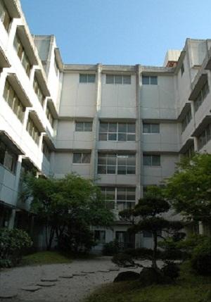 high school ・ College. Hyogo Prefectural Itami Nishi High School (High School ・ NCT) to 1217m