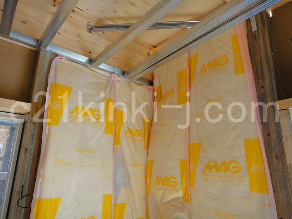 Construction ・ Construction method ・ specification. By putting a heat insulating material in a portion exposed to the outside air, Summer winter and cool achieve a warm home! 