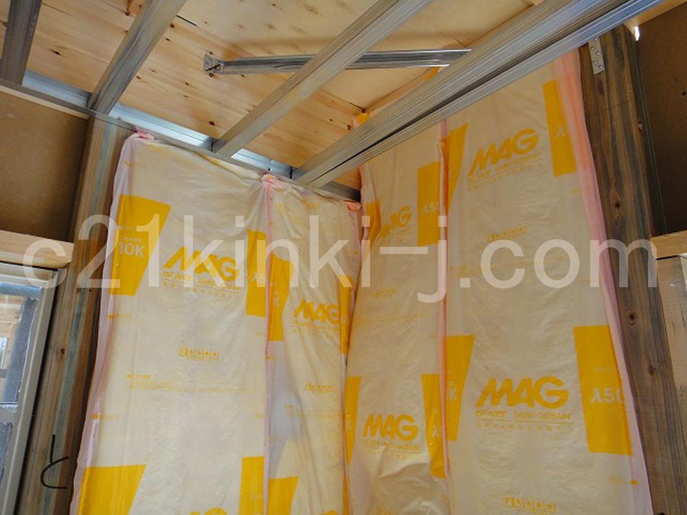 Construction ・ Construction method ・ specification. By putting a heat insulating material in a portion exposed to the outside air, Summer winter and cool achieve a warm home!