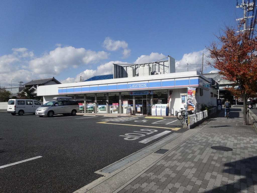 Convenience store. 419m until Lawson Itami Aramaki store (convenience store)