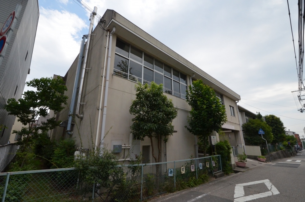 kindergarten ・ Nursery. Itami City Mizuho kindergarten (kindergarten ・ 53m to the nursery)