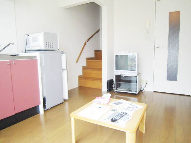 Other. tv set ・ There is a refrigerator.