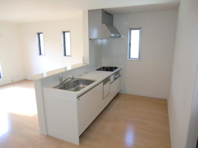 Kitchen. Local photo (kitchen) Washing is a breeze with the dishwasher! 