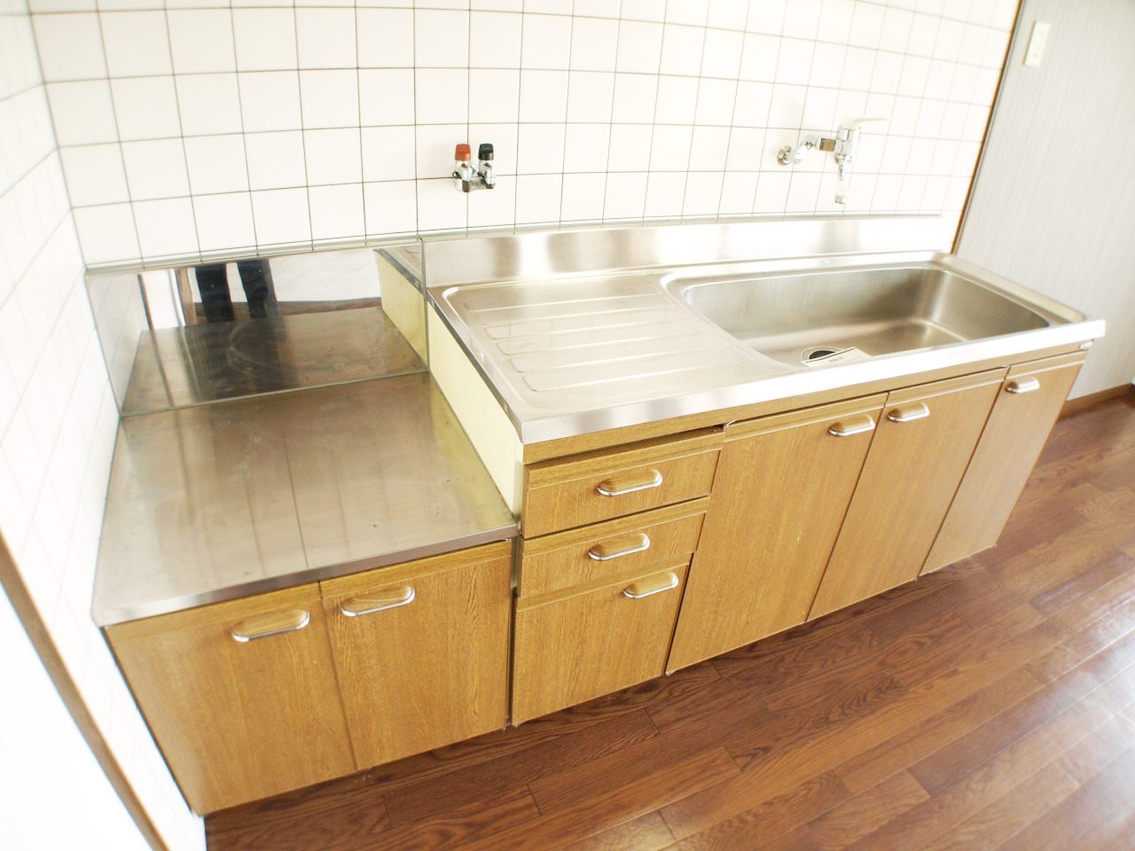 Kitchen. Two-burner gas stove installation Allowed