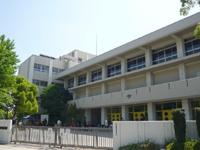 Primary school. 563m to Itami City Ogino Elementary School