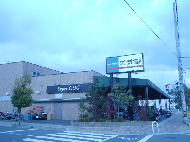 Home center. Daiki Itami store up (home improvement) 276m