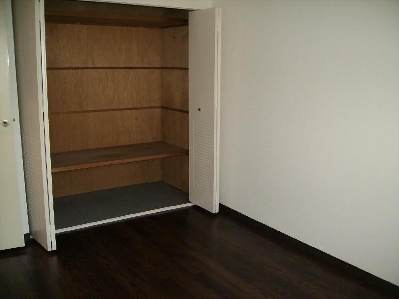 Other room space. Northern Room & cupboard