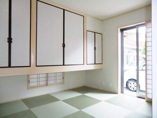 Non-living room. Local photos (Japanese-style)