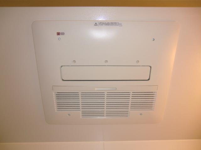 Cooling and heating ・ Air conditioning. Local photo (bathroom heating dryer)