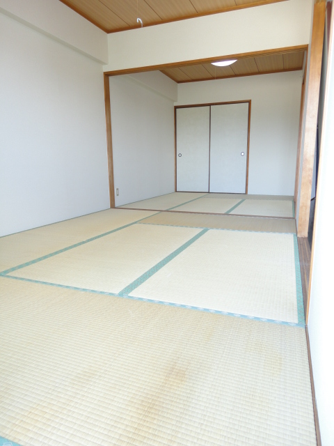 Other room space. Balcony - Japanese-style room from ^^
