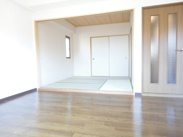 Other room space. LDK & Japanese-style room!
