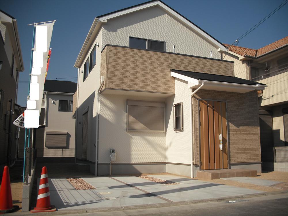 Local photos, including front road. Front road 6m! I There is a clear! Exposure to the sun ・ Ventilation good! Warm space to feel the touch of the sun! Convenient parking two Allowed! 