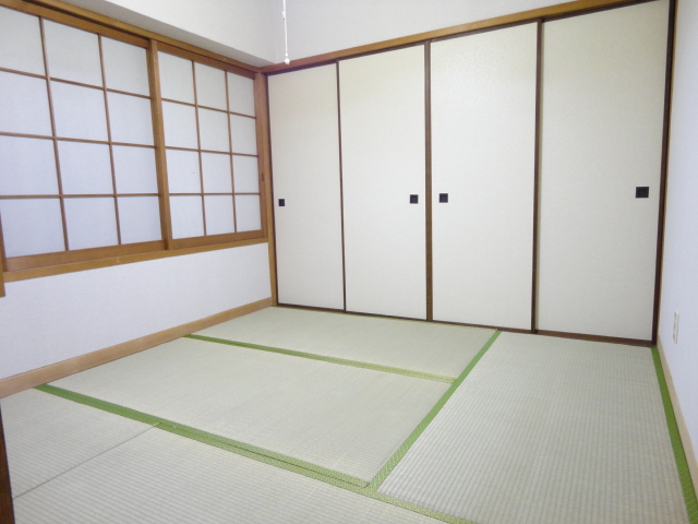 Other room space. Japanese-style room 4.5 Pledge ^^