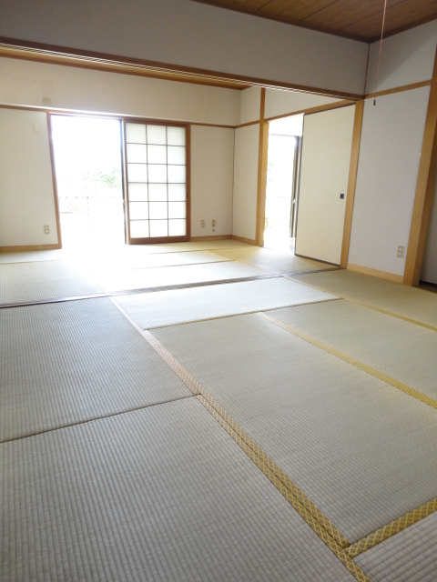 Other room space. 8 pledge and 6 quires wide continued Japanese-style ^^