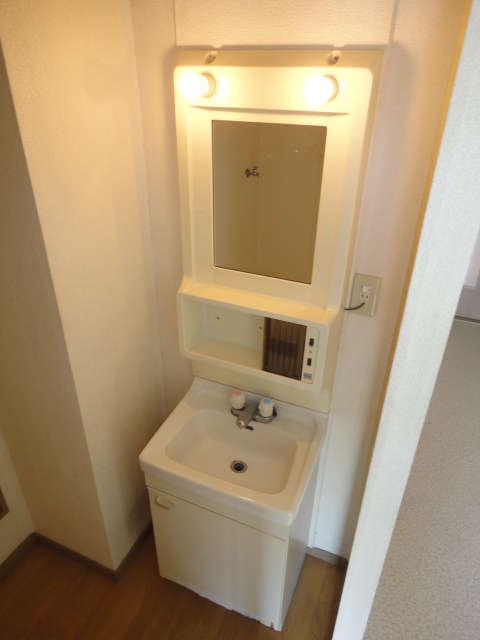 Washroom. Vanity ^^