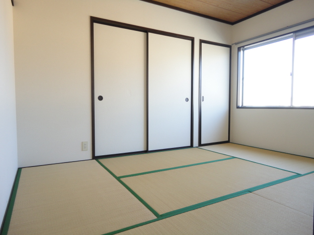 Other room space. Japanese-style room 6 quires!