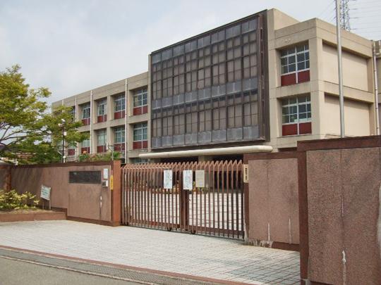 Primary school. Kakogawa 1300m to stand Wakamiya elementary school