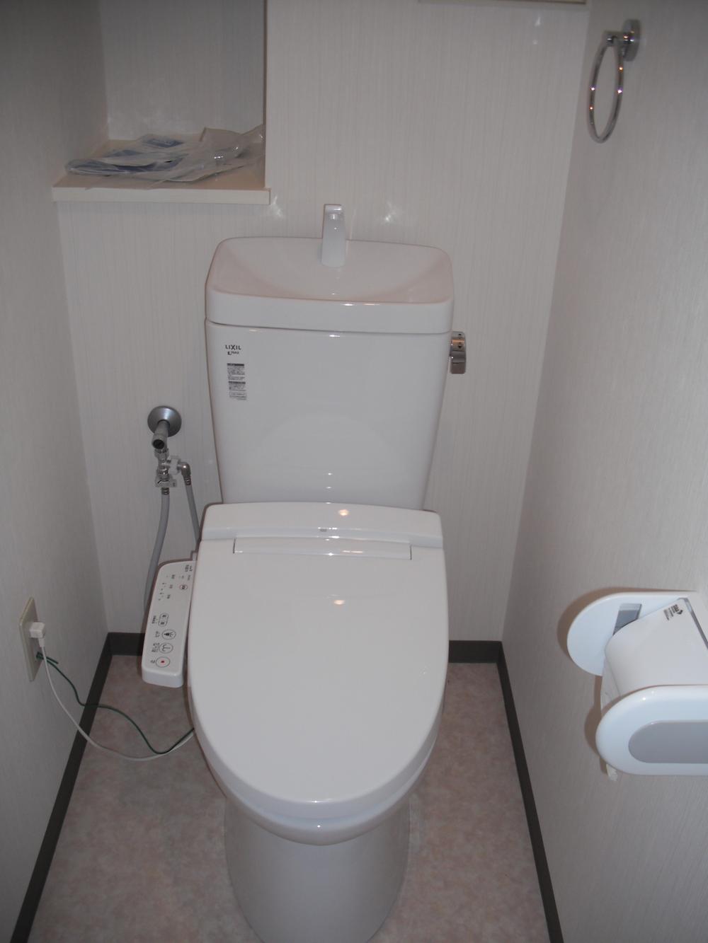 Toilet. Prestige Kakogawa V Kakogawa Hiraoka-cho local Also had made toilet!  Is beautiful!