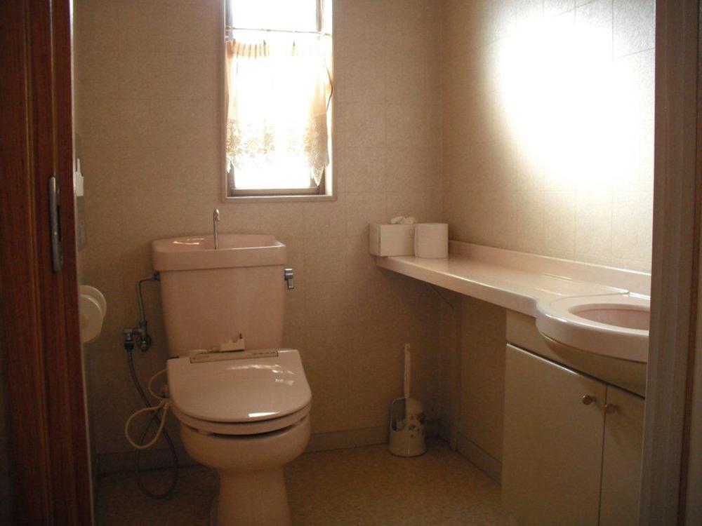 Toilet. Residential home Kakogawa Kakogawachomizonokuchi Interior
