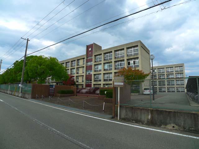 Junior high school. Kakogawa Municipal Ryonan until junior high school 454m