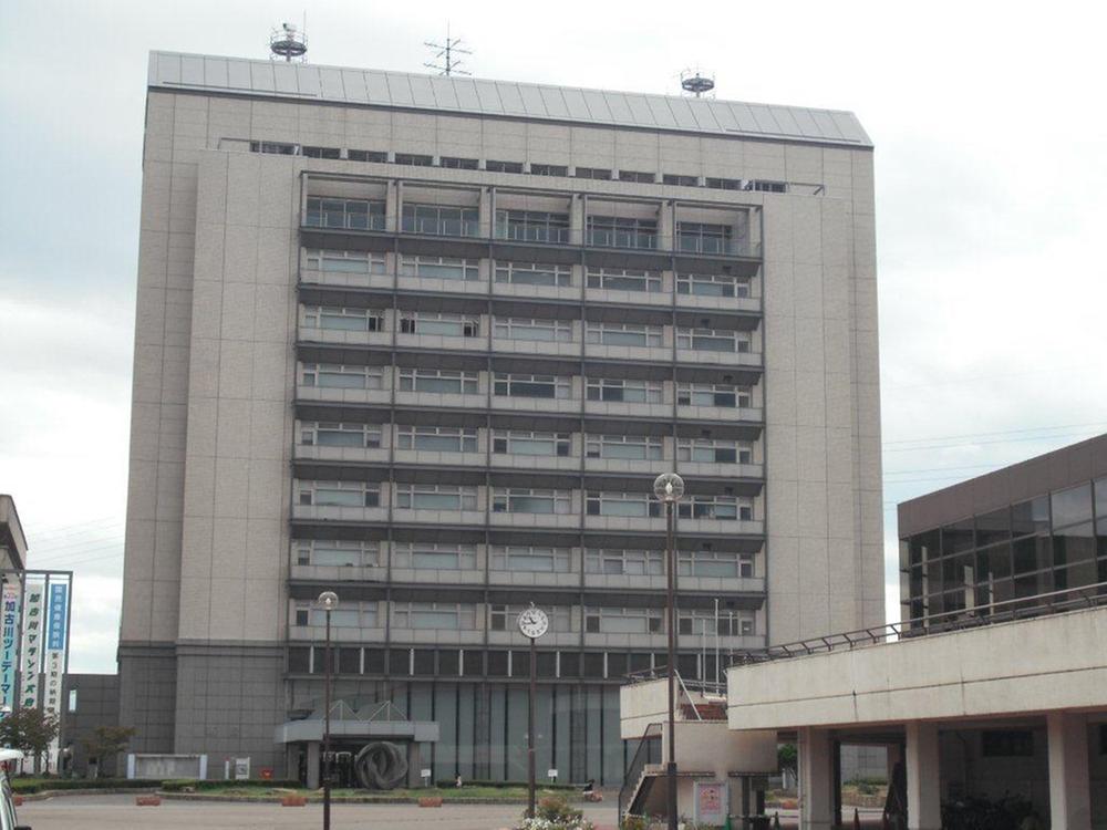Government office. Kakogawa 1440m to city hall