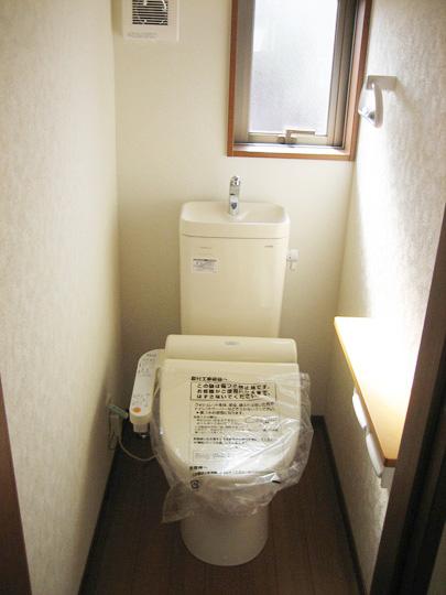 Toilet. Second floor toilet (November 2013) Shooting
