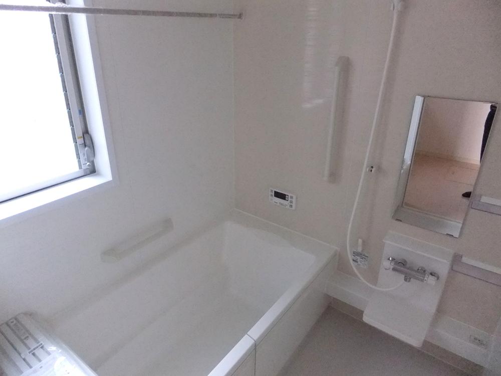 Same specifications photo (bathroom)