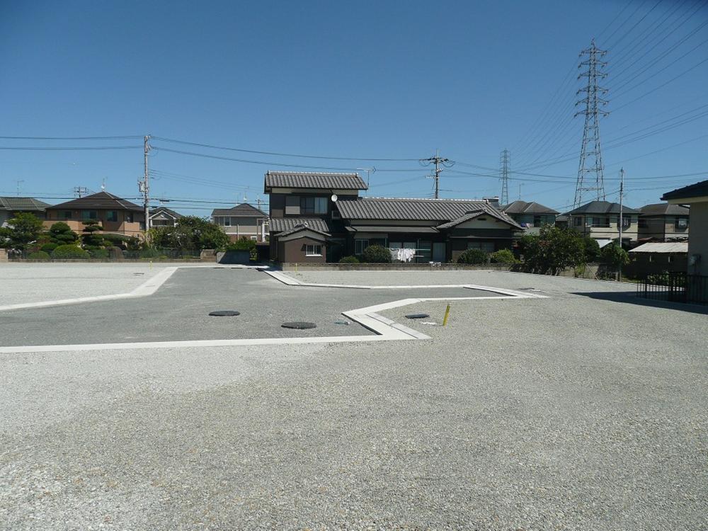 Local photos, including front road. Shopping daily is useful ion Town. Close to the degree to Kakogawa bypass, Kobe ・ It is conveniently located on the access of Himeji direction. 