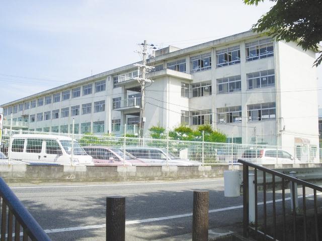 Primary school. Noguchikita until elementary school 880m