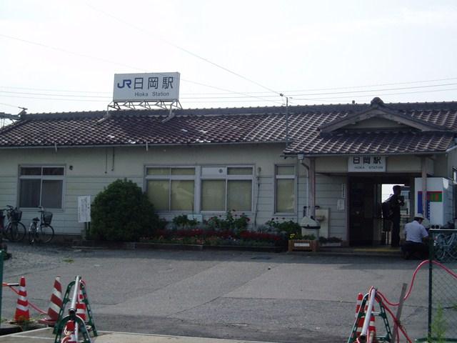 station. 560m until JR Hioka Station