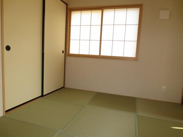 Non-living room. Loose is a bath one tsubo type. 