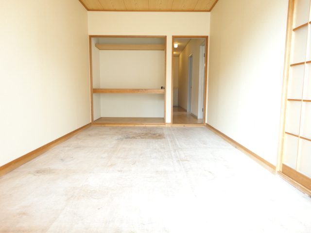 Living and room. Is a Japanese-style room from the balcony side.  ※ It is under renovation.
