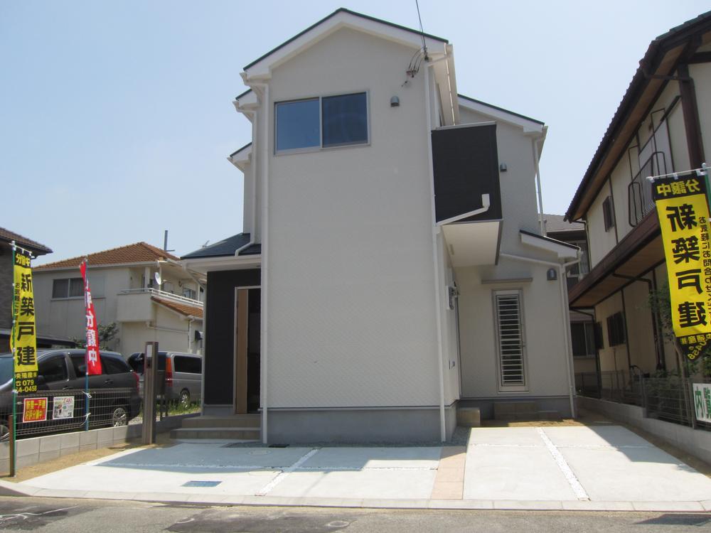 Local appearance photo. ◆ Parking two possible (August 2013) Shooting