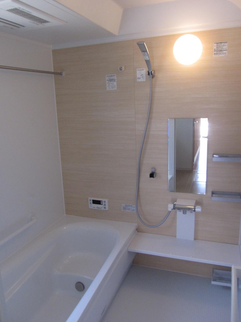 Bathroom. ◆ With bathroom heating dryer (August 2013) Shooting