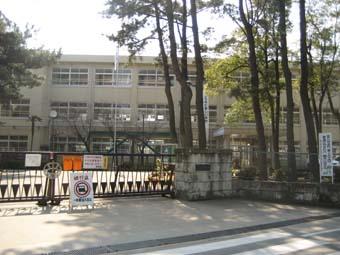 Junior high school. Kakogawa Municipal Hamanomiya until junior high school 1667m