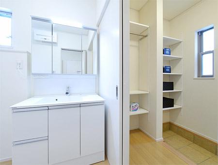 Wash basin, toilet.  [No. 3 place ・ Model house]  Walk-through closet leading from the front door to the lavatory. As it is straight to the shower and children came back dirty! It will be able to use clean the living room and the room in the storage of large capacity. 