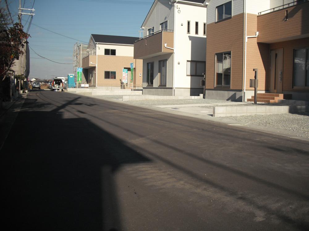 Local photos, including front road. Newly built single-family Kakogawa Kakogawachoinaya