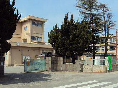 Primary school. Onoe to elementary school (elementary school) 308m