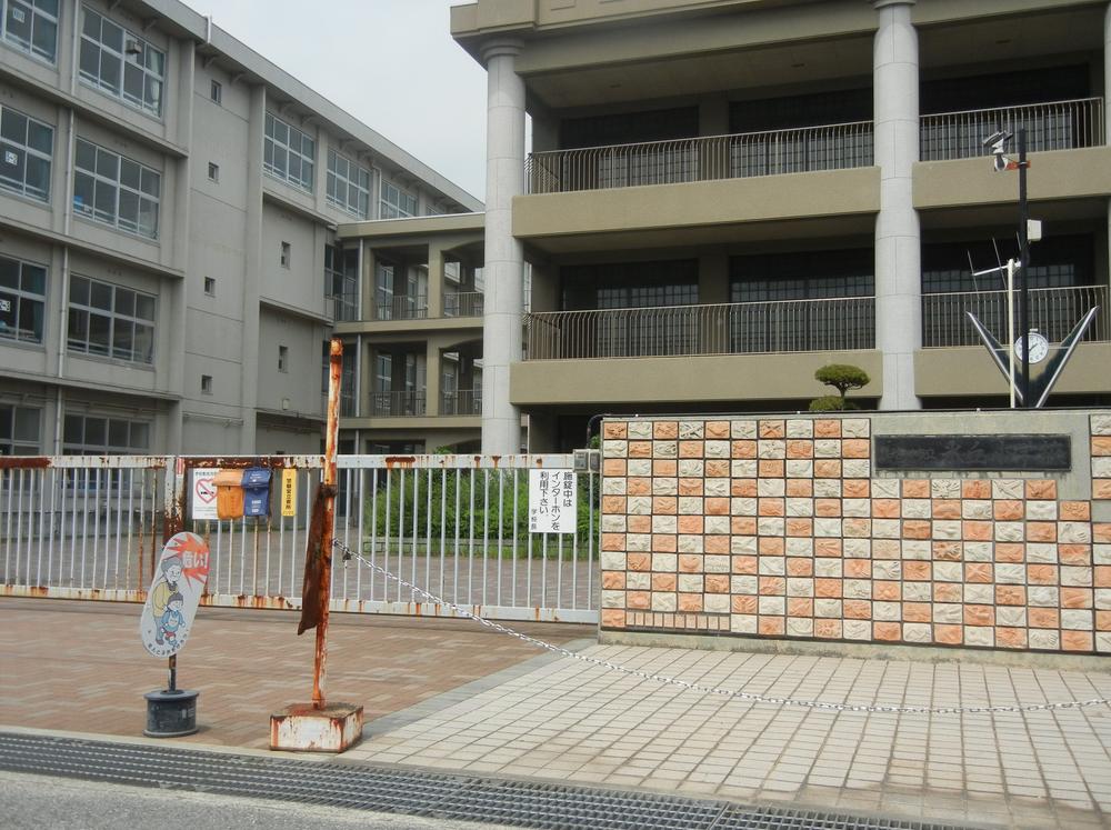 Primary school. Kakogawa Municipal hommock to elementary school 1020m