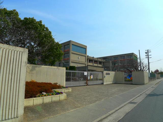 Primary school. Kakogawa Municipal Higashikanki to South Elementary School 1106m