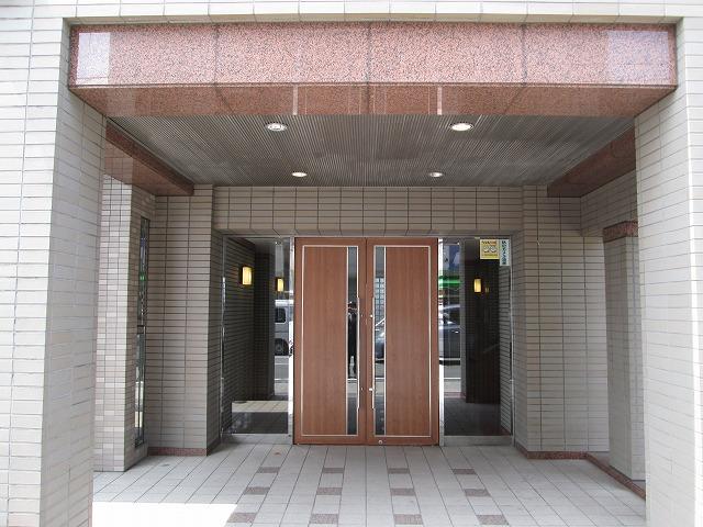 Entrance. Security cameras installed base and auto-lock, etc., It is the entrance of the peace of mind!